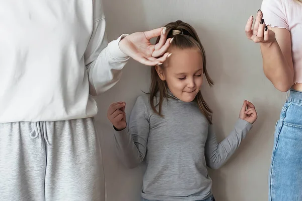 Aile birlikte uyum içinde vakit geçirir.