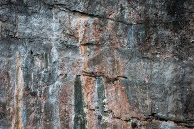 Kra bi Tayland adasındaki kaya uçurumunun doku detayları.