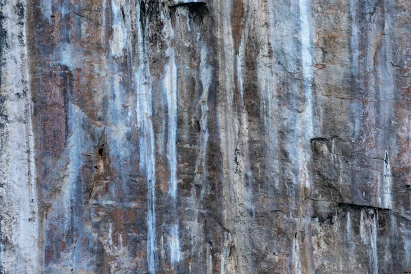 Kra bi Tayland adasındaki kaya uçurumunun doku detayları.