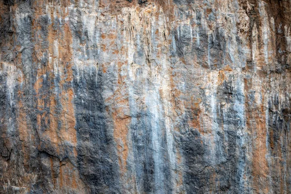 Kra bi Tayland adasındaki kaya uçurumunun doku detayları.