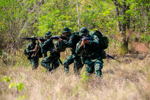 2017 Phetchaboon Thailand March 2018 Thai Soldiers Holding Gun Full — 스톡 사진