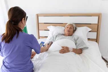 Taylandlı yaşlı hastaların hastane yatak odasındaki ölçümleri