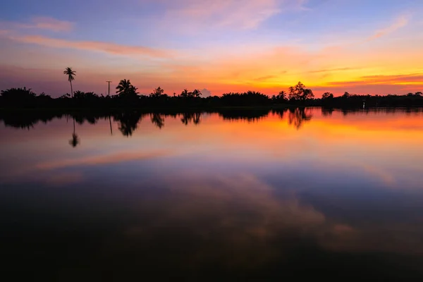 Заката Сумерки Пейзаж Силуэт Голубое Небо Река Красочный Белый Баланс — стоковое фото