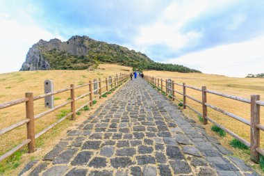 Dağcılık seongsan llchulbong zirvesi Güney Kore 'nin 7 harikasından biri yumuşak odak bulanıklığı