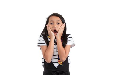 Beyaz arka planda öğrenci sürprizi ve şok