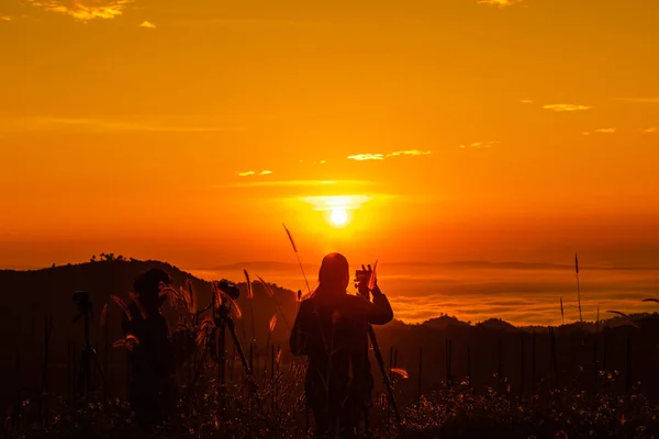 Silhouette Landscape Morning Time Tourist Take Pictures Sunrise Mist Mountain — Stock Photo, Image