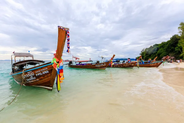 Phi Phi Isola Kra Thailandia Dicembre 2018 Barca Coda Lunga — Foto Stock