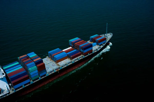 Πλοίο Εμπορευματοκιβωτίων Που Πλέει Στον Ωκεανό Επιχειρηματική Υπηρεσία Εφοδιαστικής Φορτίου — Φωτογραφία Αρχείου