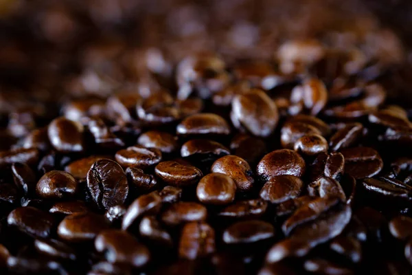 Close Selective Focus Coffee Beans Blur Background Abstract Natural Light — Stock Photo, Image