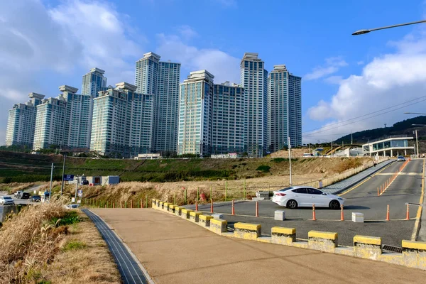 Busan Korea Dezember 2019 Wolkenkratzer Und Ladung Laufsteg Vordergrund Und — Stockfoto