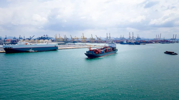 Negócios Indústria Serviços Contêineres Transporte Logística Importação Exportação Internacional Mar — Fotografia de Stock
