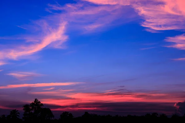 Τοπίο Λυκόφως Έγχρωμη Εικόνα Πλαίσιο Φυσικά Σύννεφα Και Μπλε Φόντο — Φωτογραφία Αρχείου
