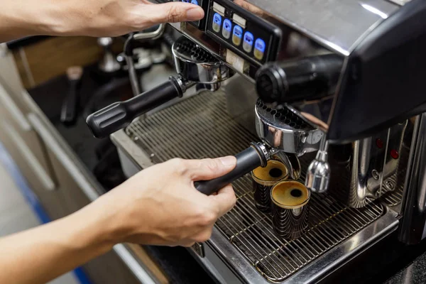 Barista Make Black Coffee Coffee Machine Cafe Angle View Shot — ストック写真