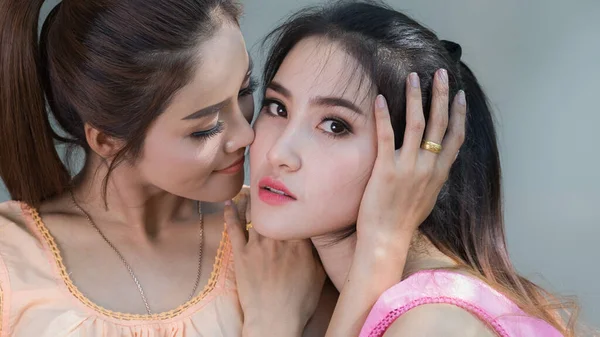 Two Sexy Young Models Thailand Garden Close Photo — Stockfoto