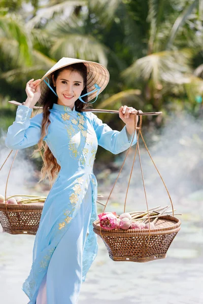Modelo Vestido Azul Vietnamita Están Comprando Loto — Foto de Stock