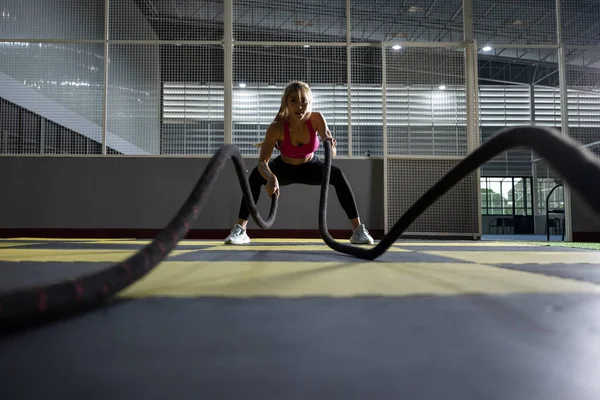 Asian Woman Battle Ropes Exercise Fitness Gym Wide Angle Shot — Stockfoto