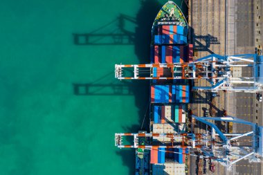 nakliye konteynırları vinç lojistiği ve konteyner kargo gemisi ve Kargo ithalat / ihracat uluslararası hava izleme hizmetleri ile yükleme ve boşaltma terminalleri 