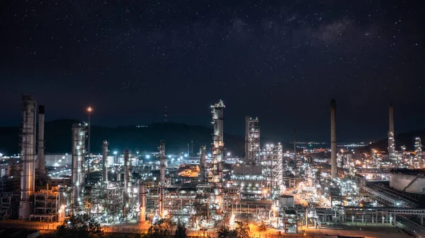 Impianto Raffineria Petrolio Gas Industria Petrolchimica Cielo Notturno Fondo Della — Foto Stock