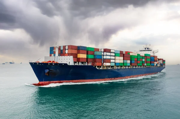 Navio Contêiner Que Navega Para Transportar Mercadorias Contêineres Para Exportação — Fotografia de Stock