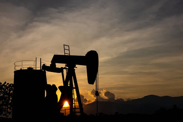 Silhouette Oil Pump Oil Rig Energy Industrial Machine Petroleum Sunset — ストック写真