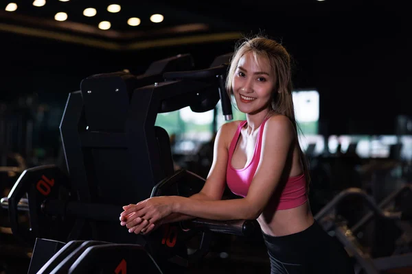 Portrait Smilling Beautiful Asian Women Gym — Stockfoto