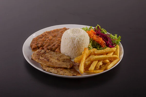 Fotografik arka planda Brezilya yemekleri