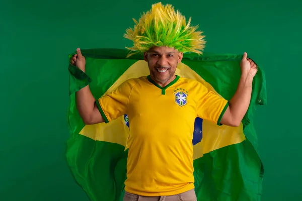 Афро Бразилец Болельщик Бразильской Футбольной Команды Кубке 2022 Года Флагом — стоковое фото
