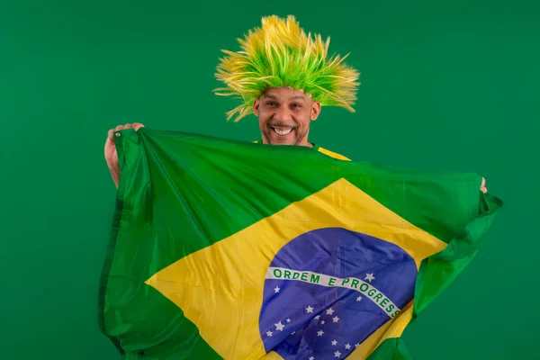 Hombre Afrobrasileño Partidario Selección Fútbol Brasileña Copa 2022 Con Bandera — Foto de Stock