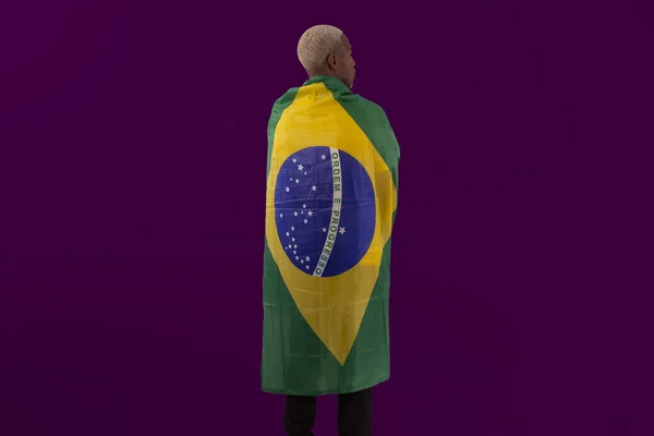 Hombre Piel Negra Sosteniendo Bandera Brasil Vistiendo Camisa Del Equipo — Foto de Stock