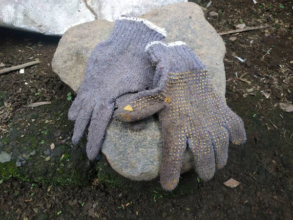 Een Paar Vuile Handschoenen Die Boeren Gebruiken Hun Werknemers Maken — Stockfoto