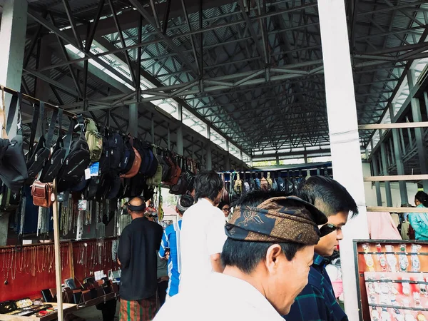 Crowds Locals Who Comfortable Shopping Traditional Market — Foto de Stock
