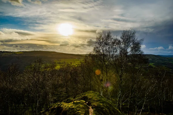 Schöner Sonnenuntergang Über Dem Berg — Stockfoto