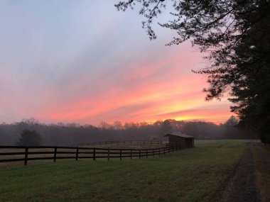 Sabah Pastel Renkli Bulutlar