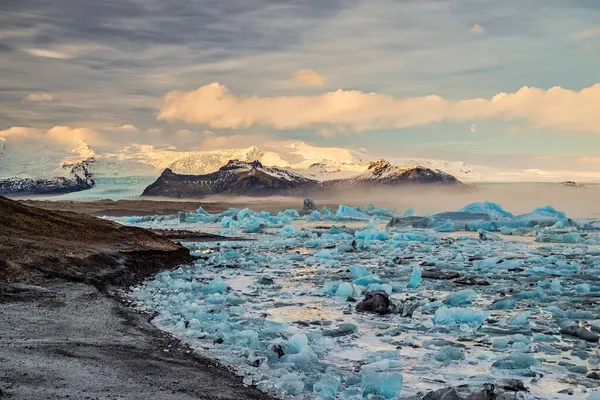Icebergs Lago Jokulsarlon Parque Nacional Vatnajokull Nascer Sol Islândia — Fotografia de Stock