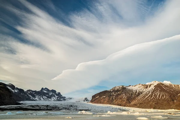 Formação Nuvens Sobre Glaciar Skaftafell Parque Nacional Vatnajokull Islândia — Fotografia de Stock