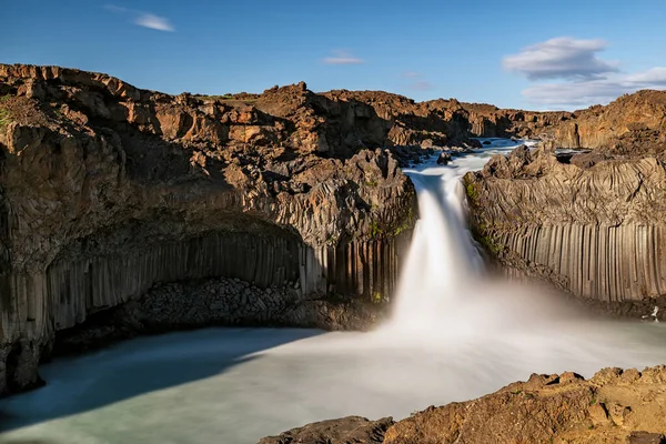 Islandzki Letni Krajobraz Wodospadu Aldeyjarfoss Islandii — Zdjęcie stockowe