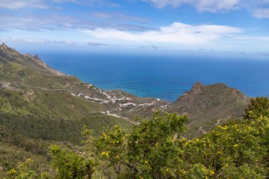 İspanya, Tenerife 'nin kuzeyindeki Anaga Dağlarındaki Lomo de Las Casillas.