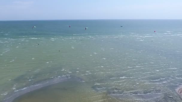Luftaufnahme Des Schwarzmeerschelfs Und Der Meereslandschaft Mit Plätscherndem Wasser Sommer — Stockvideo
