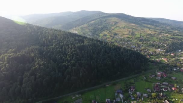 Aerial Country Road Separating Mountain Valley Carpathians Picturesque View Country — Stok Video