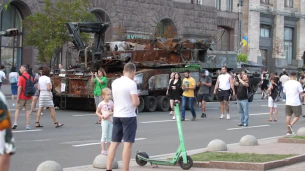 Kijev Ukrajna Augusztus 2022 Vidám Ukrán Emberek Gyerekekkel Megy Felrobbant — Stock videók