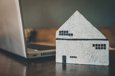 Konut kredisi ve emlak komisyoncusu satış ajansı konsepti. Gelecek Satışı için Mülk Yatırım Planlama Stratejisi. Business House Emlakçılık ve Konut Yatırım. Konut Danışmanı