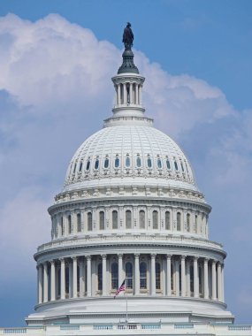 Washington DC 'deki Kongre Binası' nın kubbesinin yakın görüntüsü.