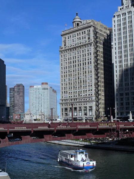 Vodní Taxi Loď Řece Chicago Pod Mostem Wabash Street — Stock fotografie