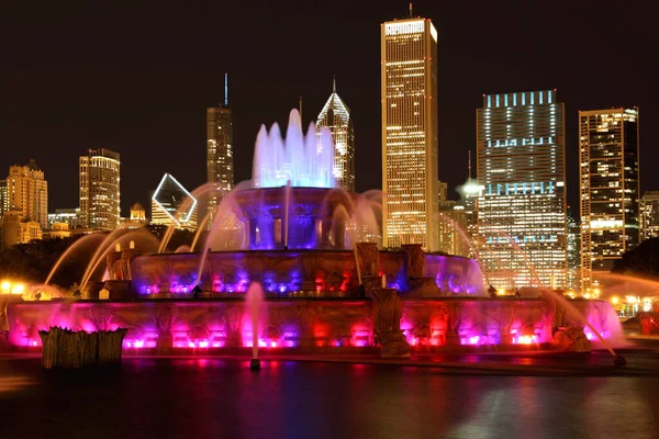 Chicago Buckingham Fontein Nachts Verlicht — Stockfoto