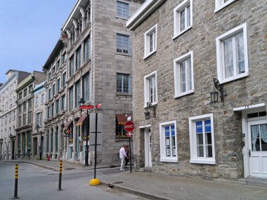Montreal Limanı 'nın ticari binaları ve depoları restore edildi ve kafeler ve sanat galerileri için kullanıldı..