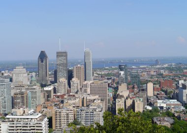 Montreal şehir merkezi silueti Mount Royal 'dan görülüyor