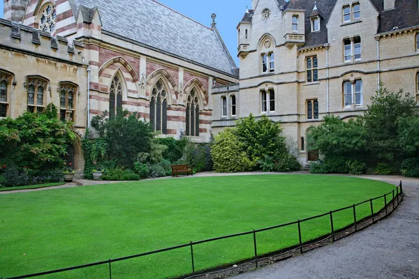 Oxford England Balliol College 보리스 과같은 저명인사들의 안마당 예배당의 — 스톡 사진