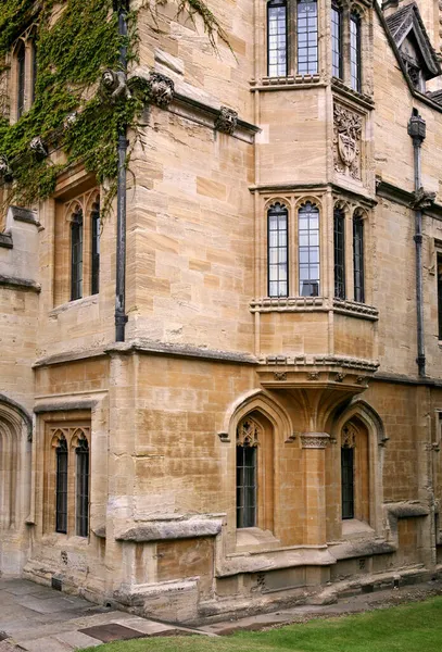 Oriel Janela Edifício Antigo Faculdade Oxford Cambridge — Fotografia de Stock