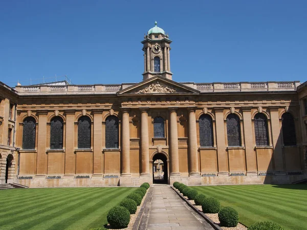 Oxford University Queen College England 2013 — стокове фото