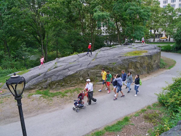 New York Juni 2012 Die Riesigen Felsbrocken Central Park Sind — Stockfoto